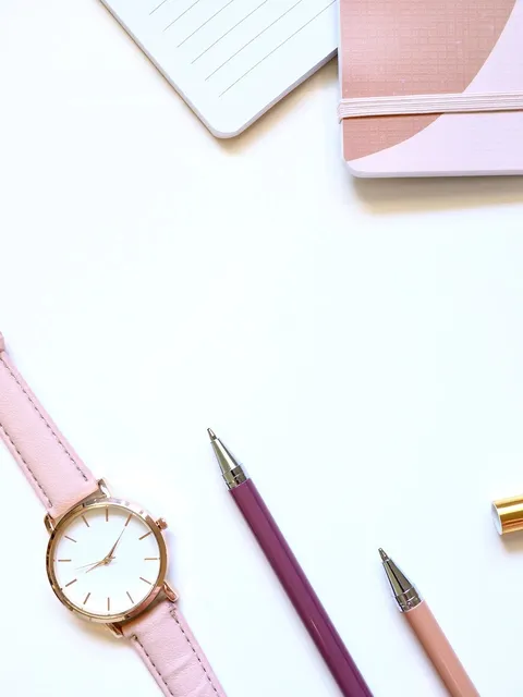 BERG+BETTS timepieces are with interchangeable straps sustainably made from leather that would have otherwise gone to waste