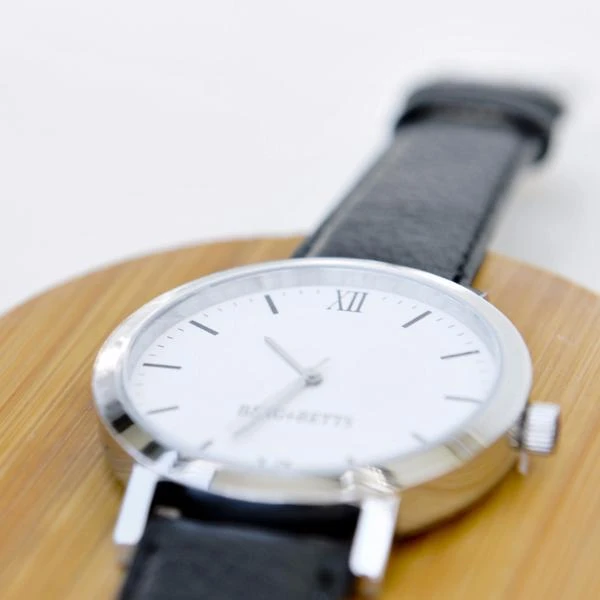 BERG+BETTS | Sustainably made interchangeable watch straps made with recycled leather 