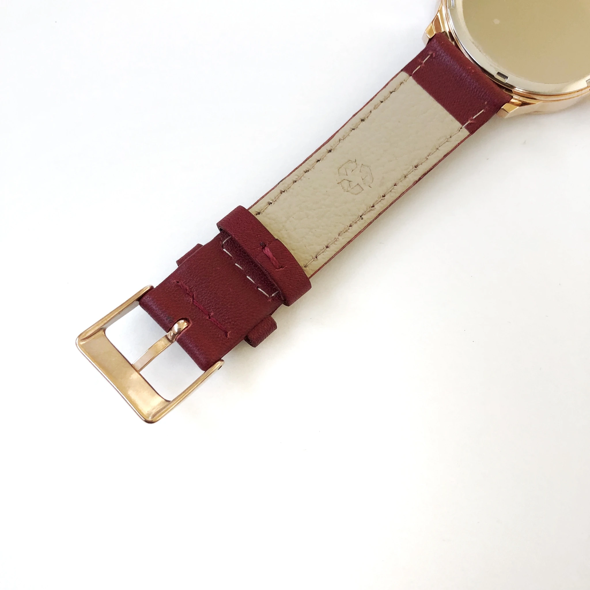 BERG+BETTS | Sustainably made interchangeable watch straps made with recycled leather 